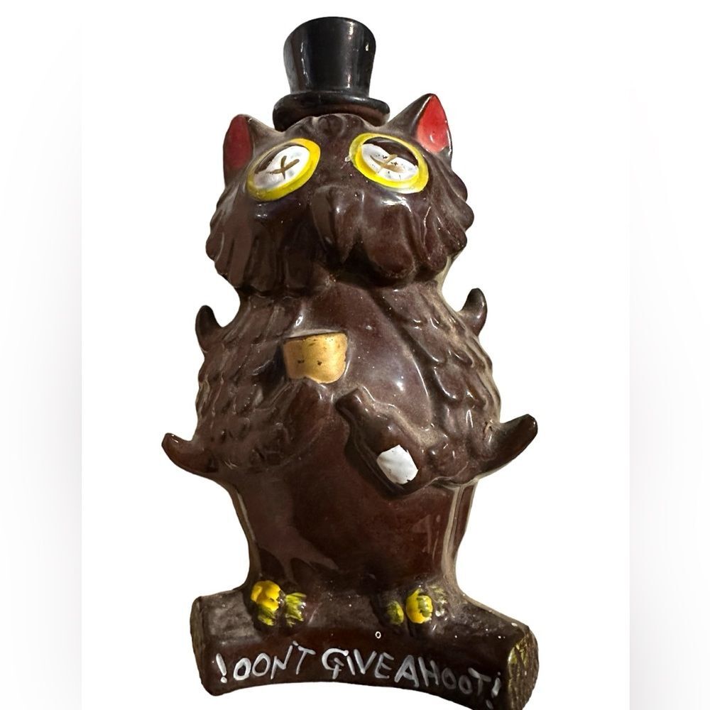 Vintage Owl decanter From the 1970’s. Top is the the stopper. Good condition.